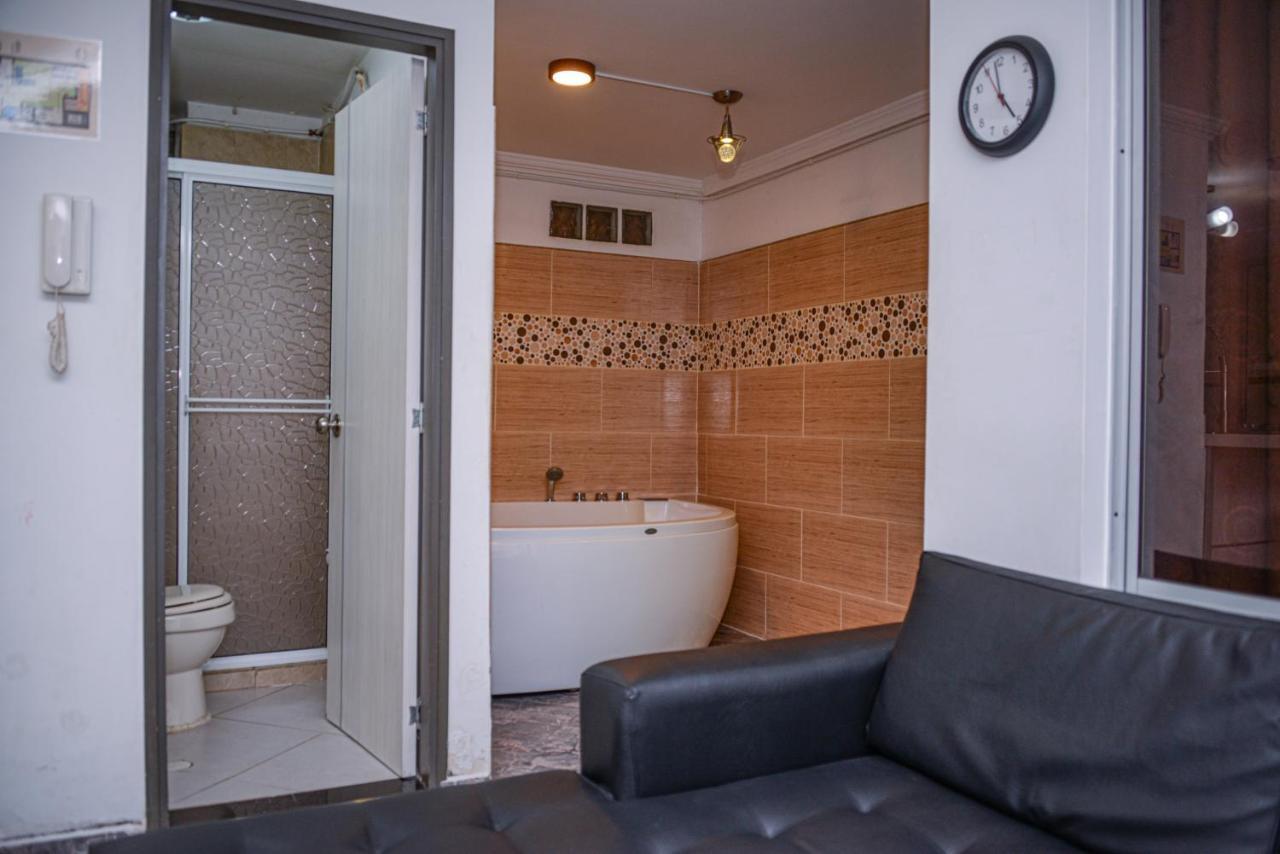 Apartment Carrera 301 Меделин Екстериор снимка