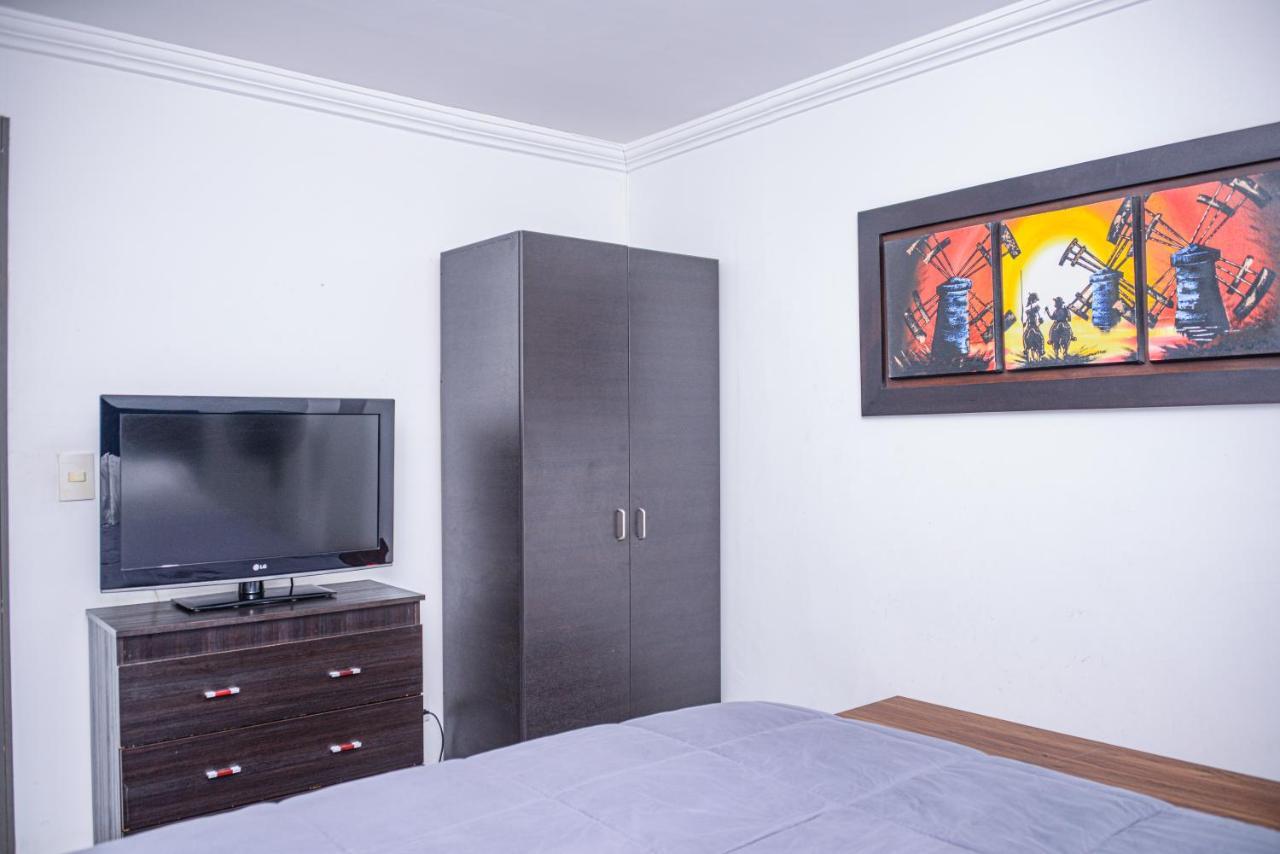 Apartment Carrera 301 Меделин Екстериор снимка