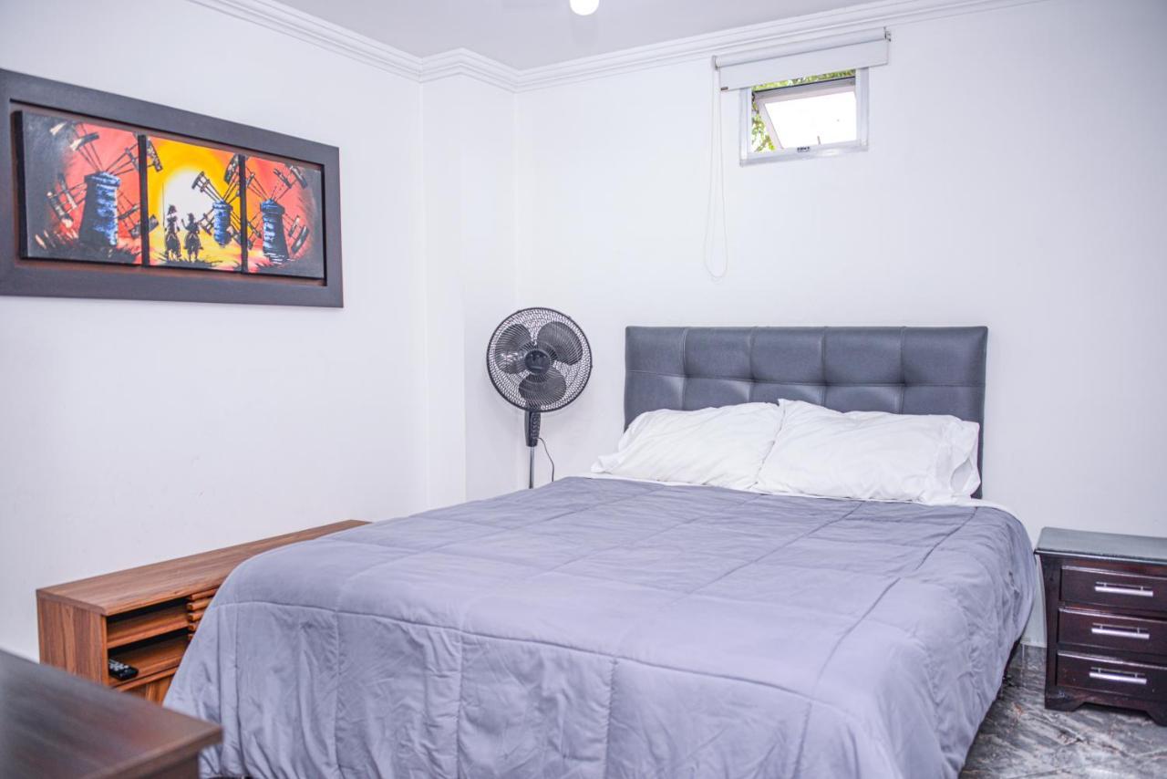 Apartment Carrera 301 Меделин Екстериор снимка
