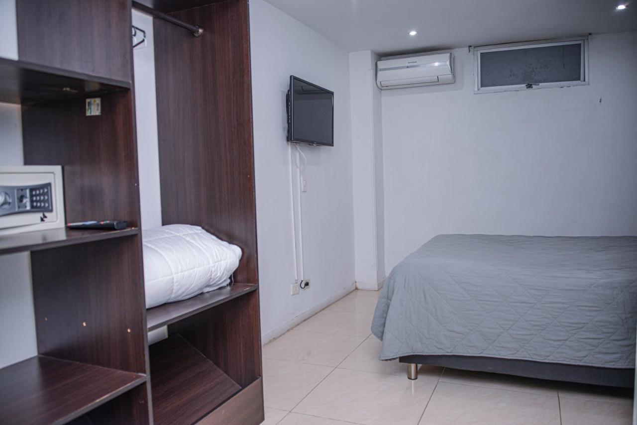 Apartment Carrera 301 Меделин Екстериор снимка