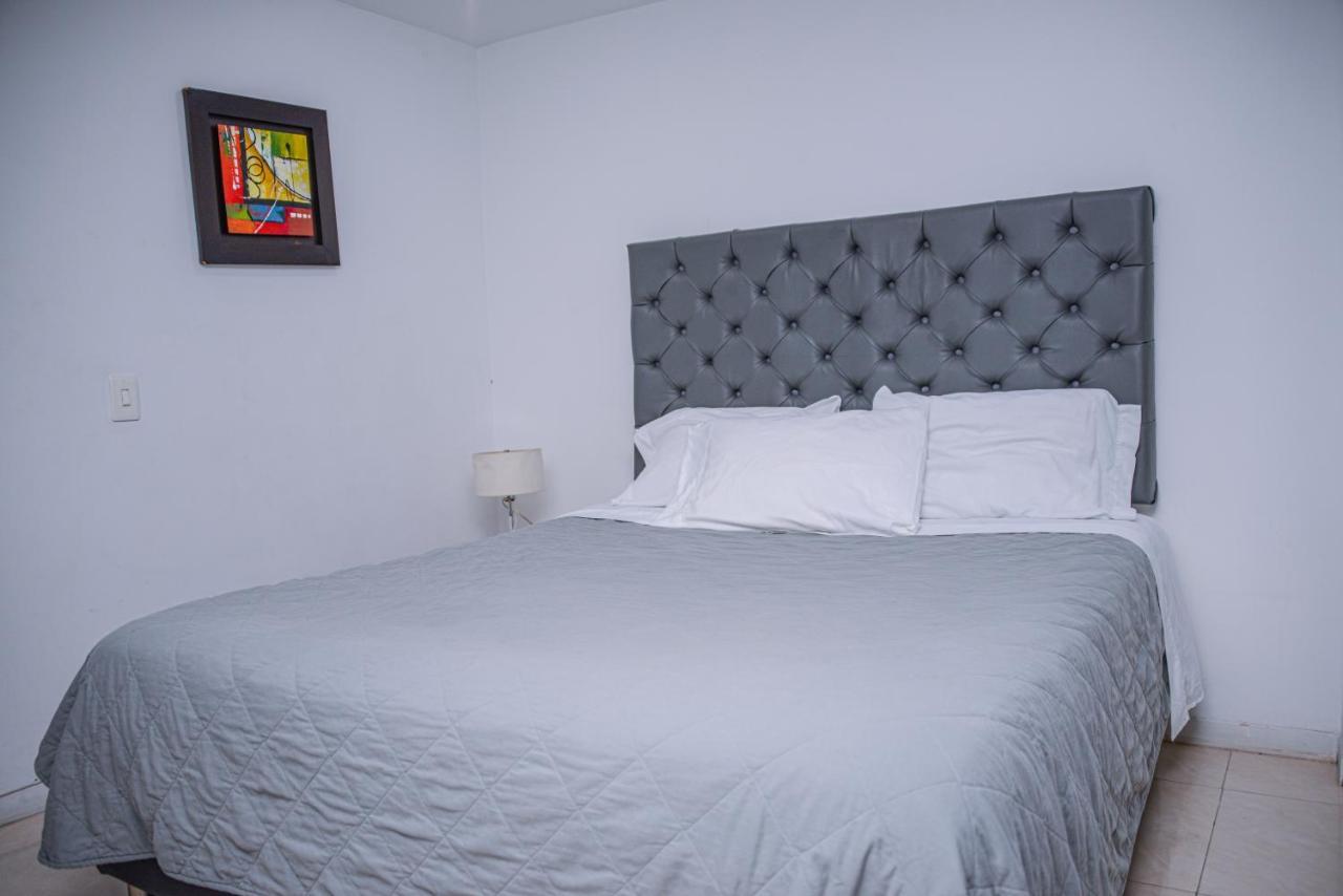 Apartment Carrera 301 Меделин Екстериор снимка